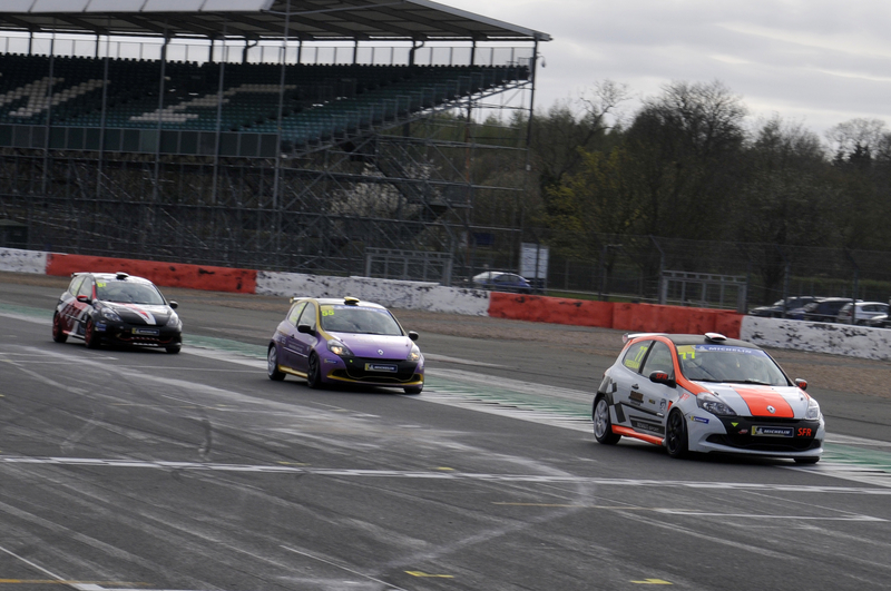 SIMON FREEMAN STRIKES LATE TO WIN FINAL RACE AT SILVERSTONE - Click here to view this news entry
