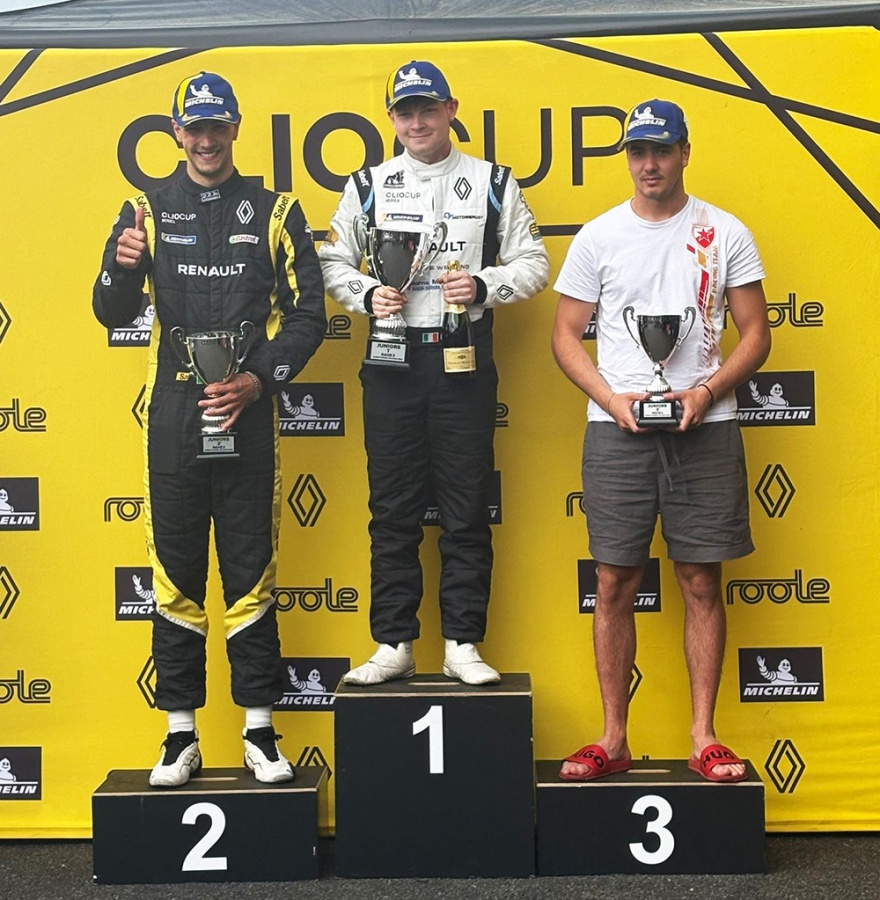 Daire Flock on the top step of the Junior podium for the first time in 2026